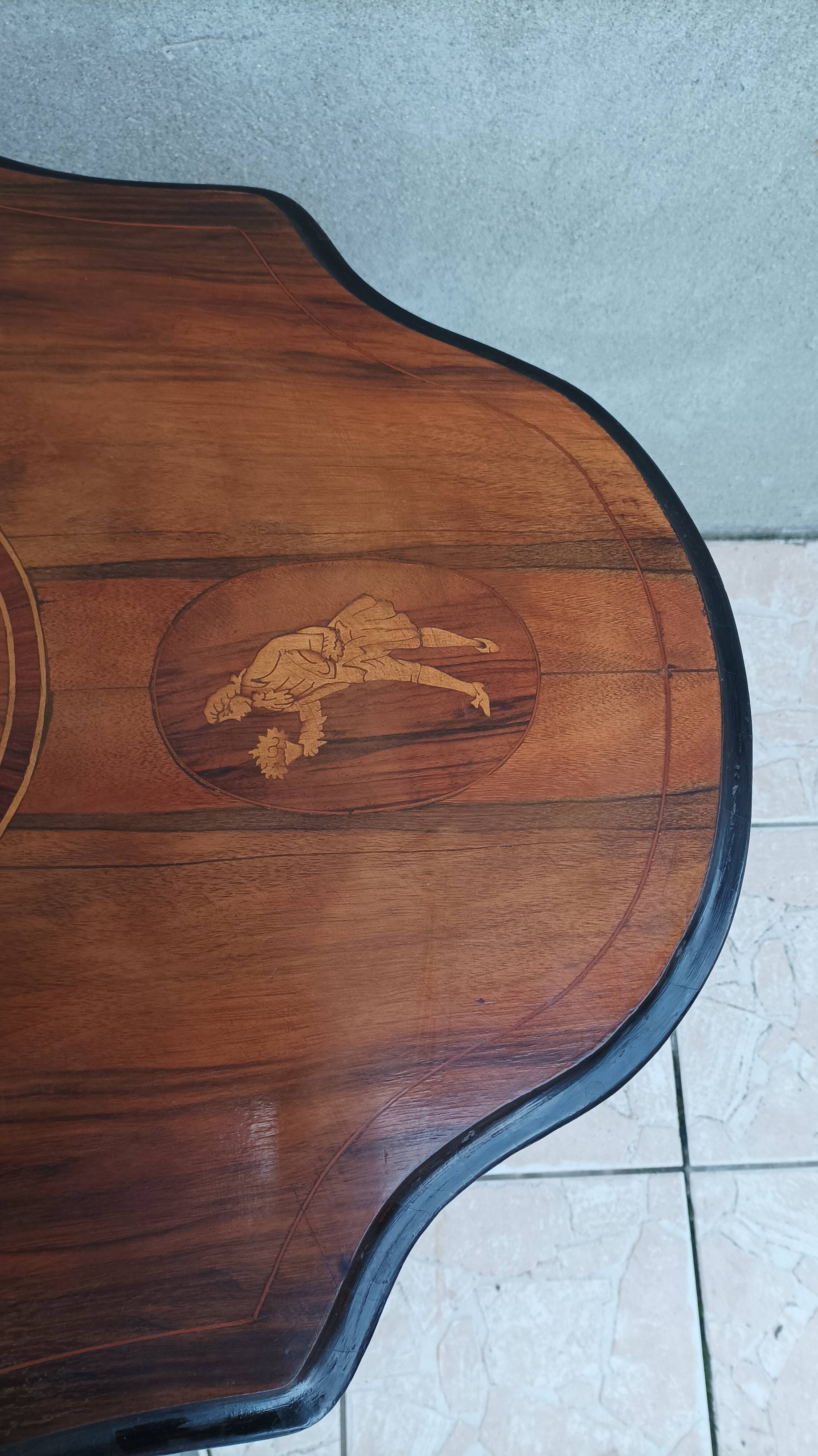 Table violon Napoléon III en ronce de noyer