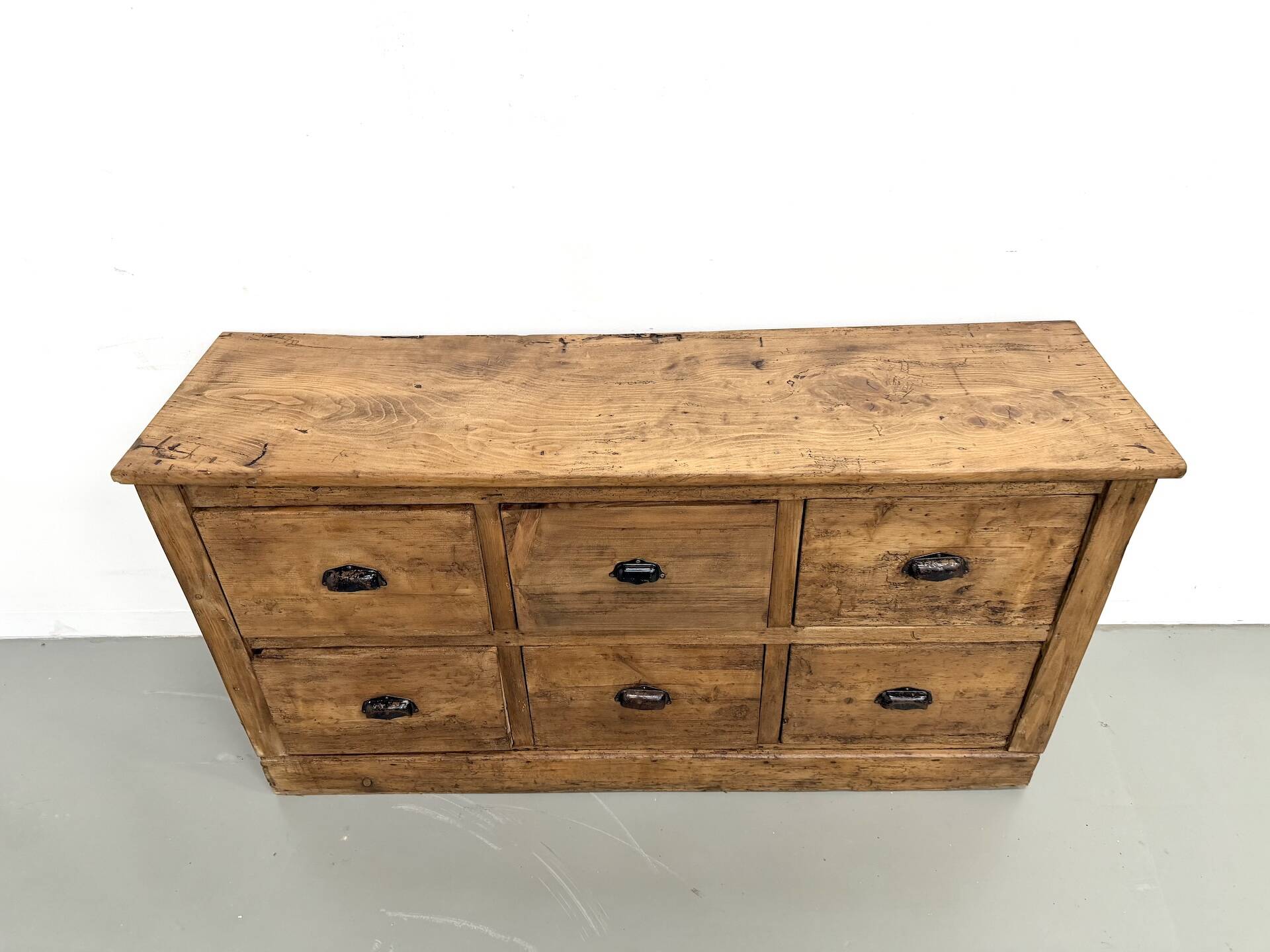 Six-drawer workshop cabinet