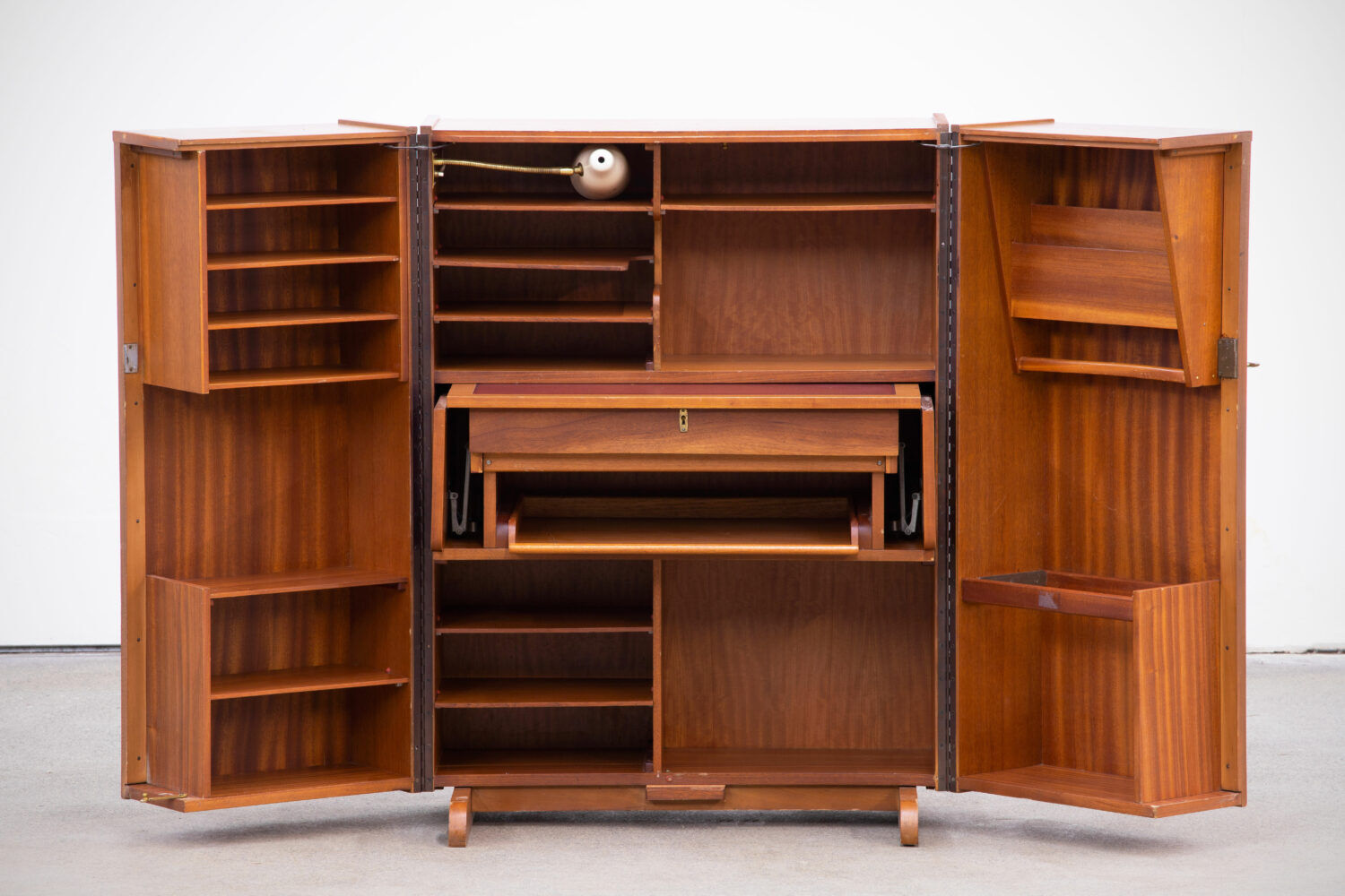 Bureau vintage Magic Box 1960