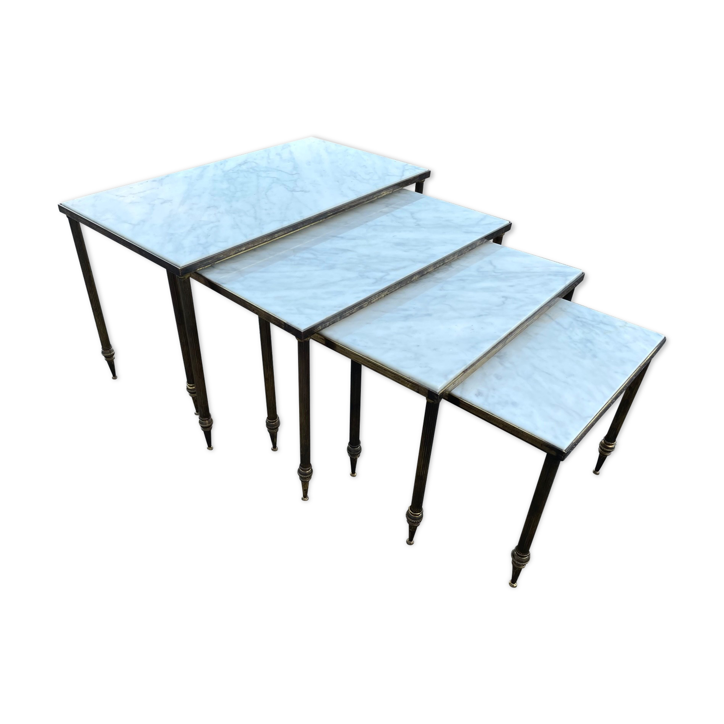 Table gigognes en marbre et laiton