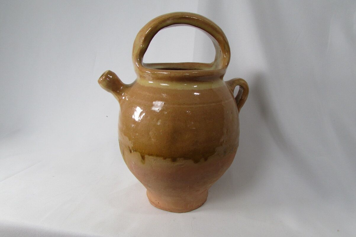 Small terracotta jug, chevrette gargoulette