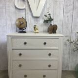 Antique chest of drawers