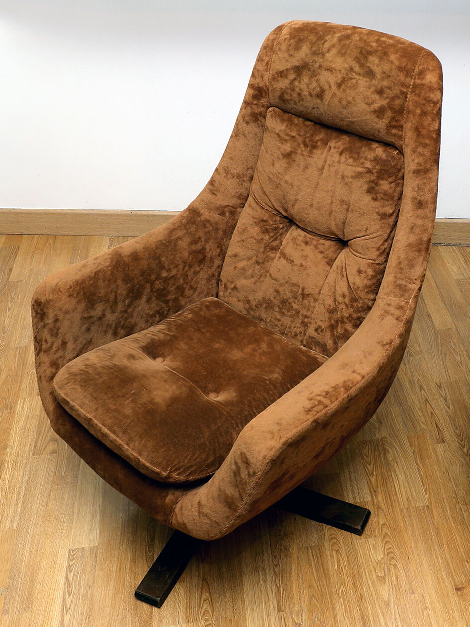 Egg armchairs years 60