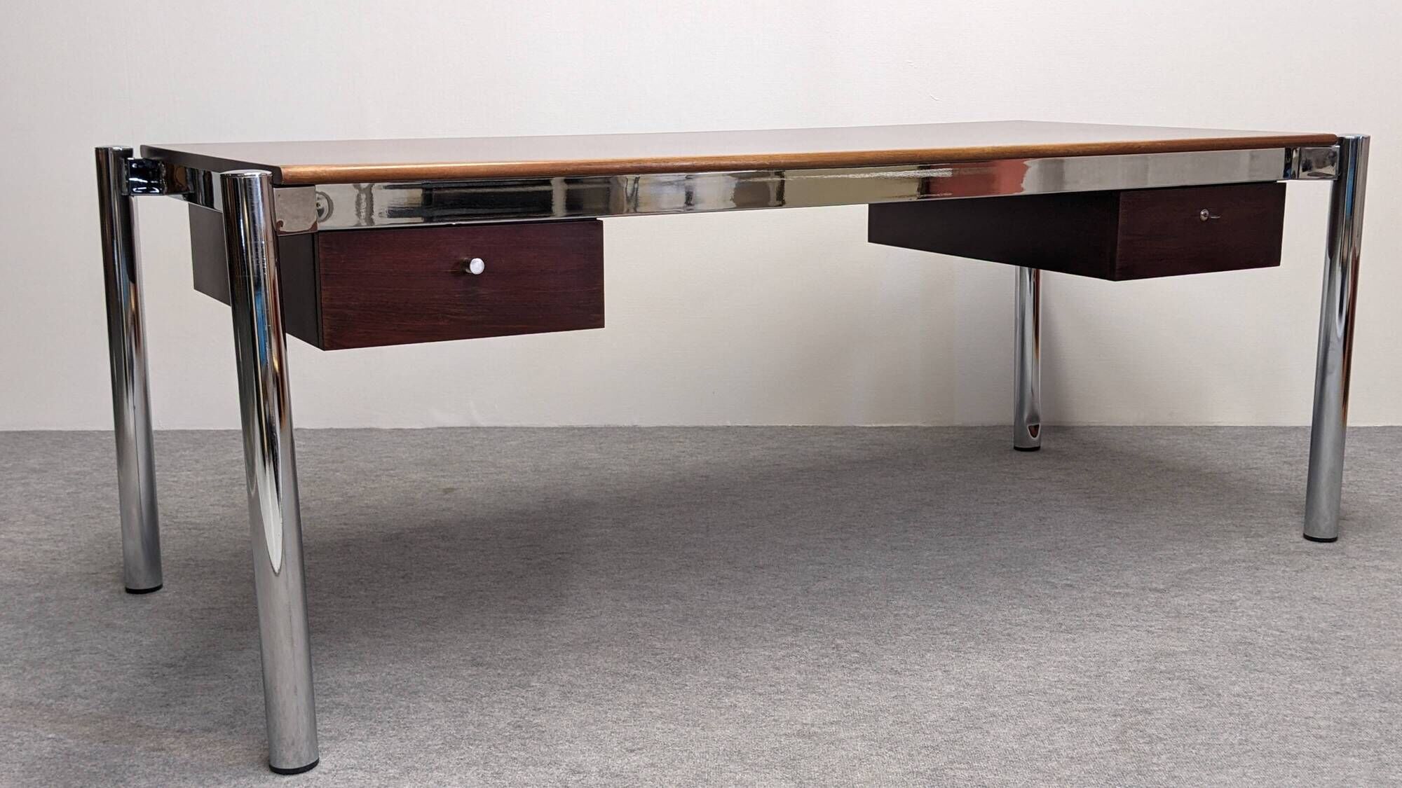 Modernist rosewood pedestal desk, Italy circa 1970