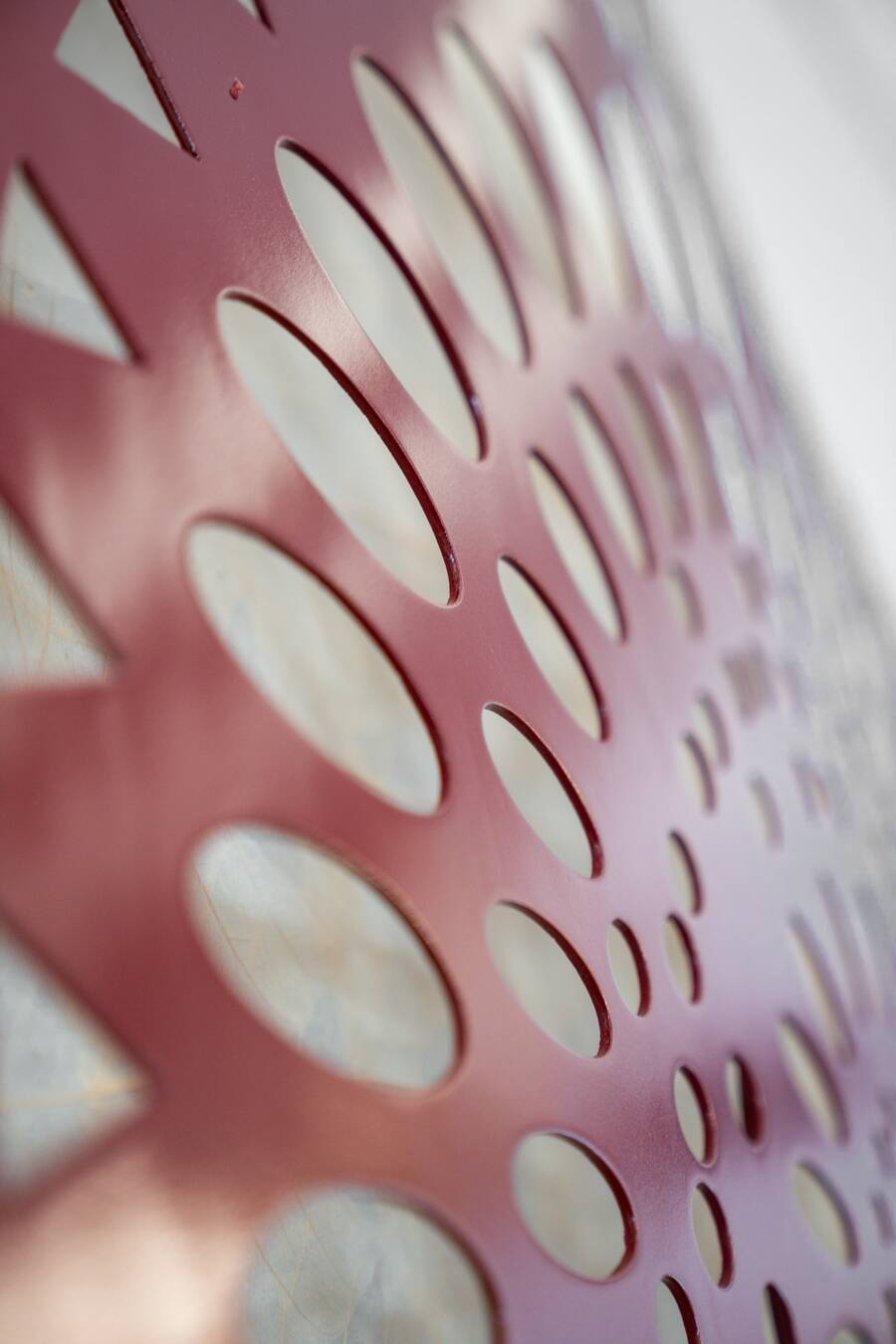 Square wall lamp in red wood and rice paper, prod. Steelline 1980
