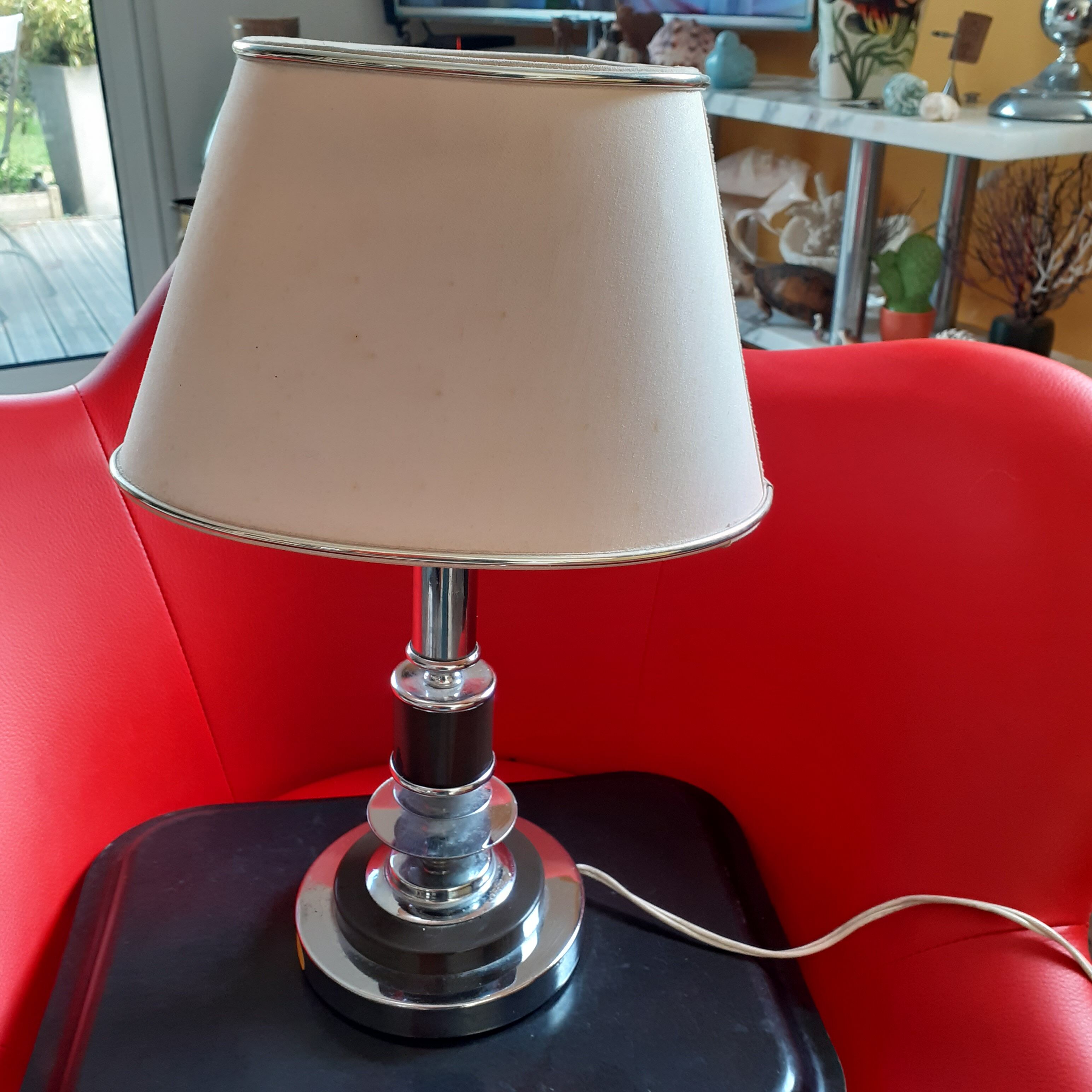 Table lamp in metal and wood