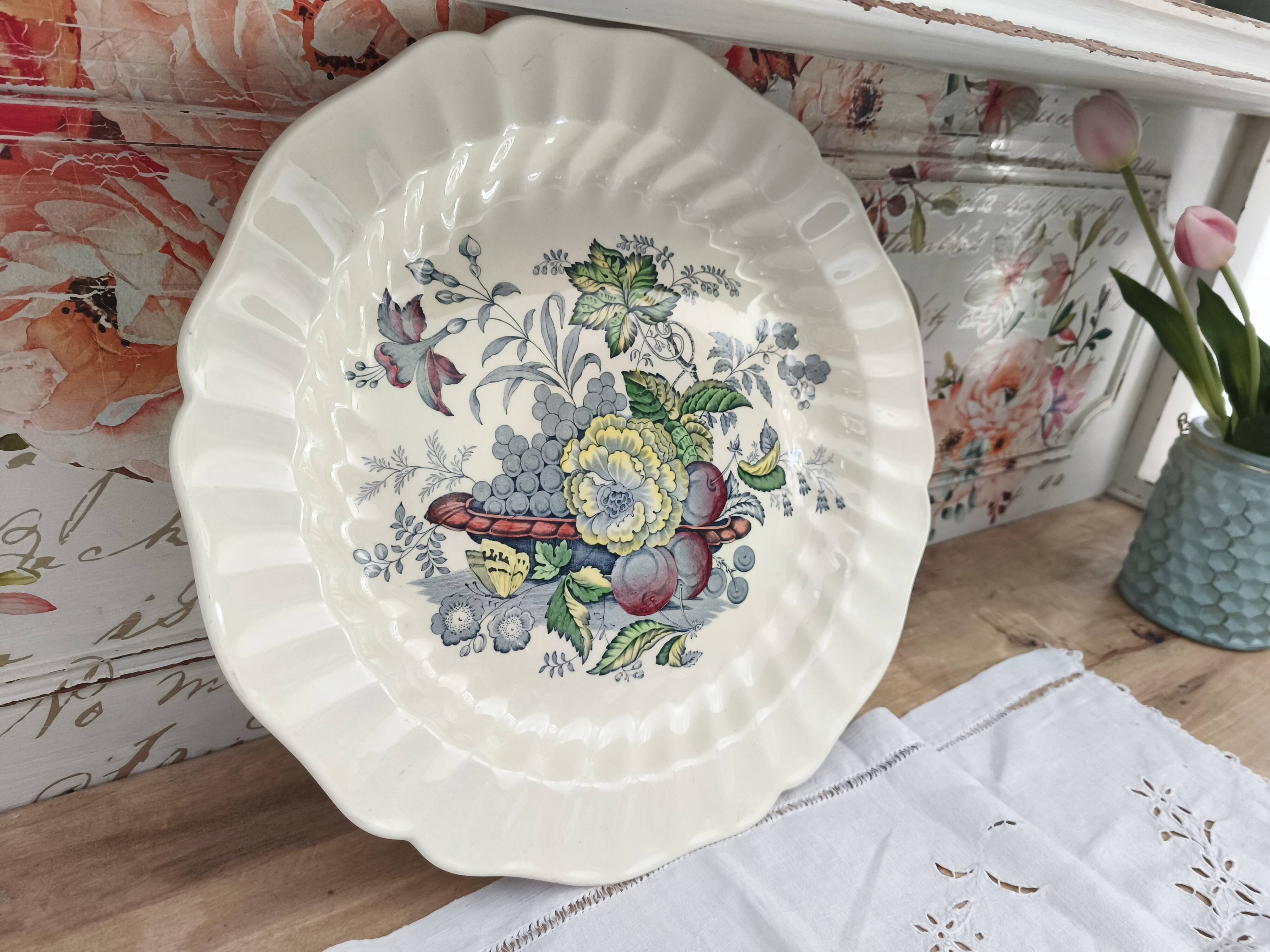 Grand plat rond Royal Doulton modèle The Kirkwood