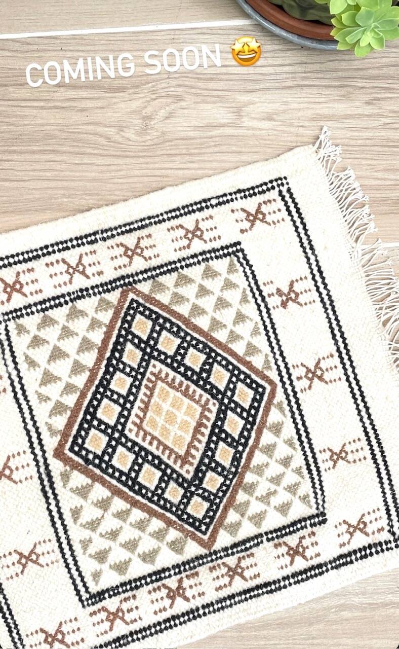 Vintage pure wool kilim rug