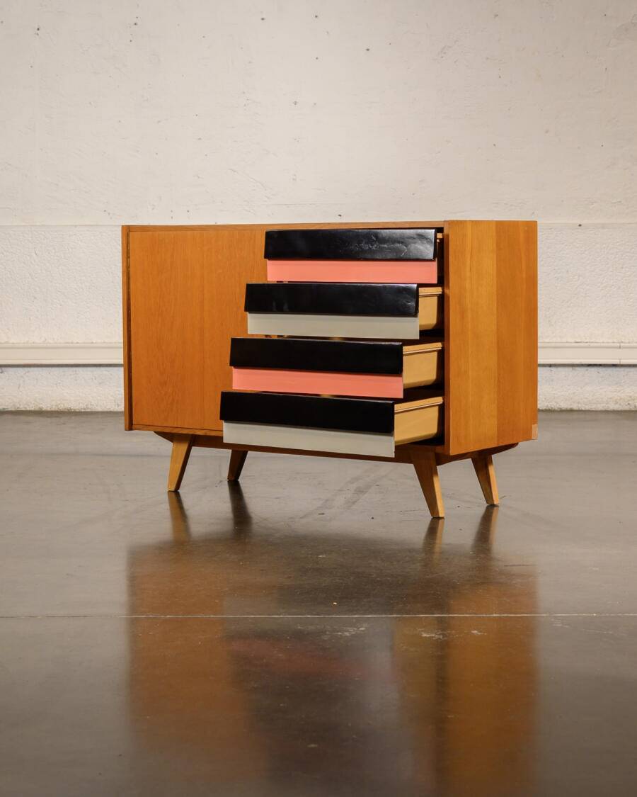 Buffet Jiri Jiroutek pink drawers