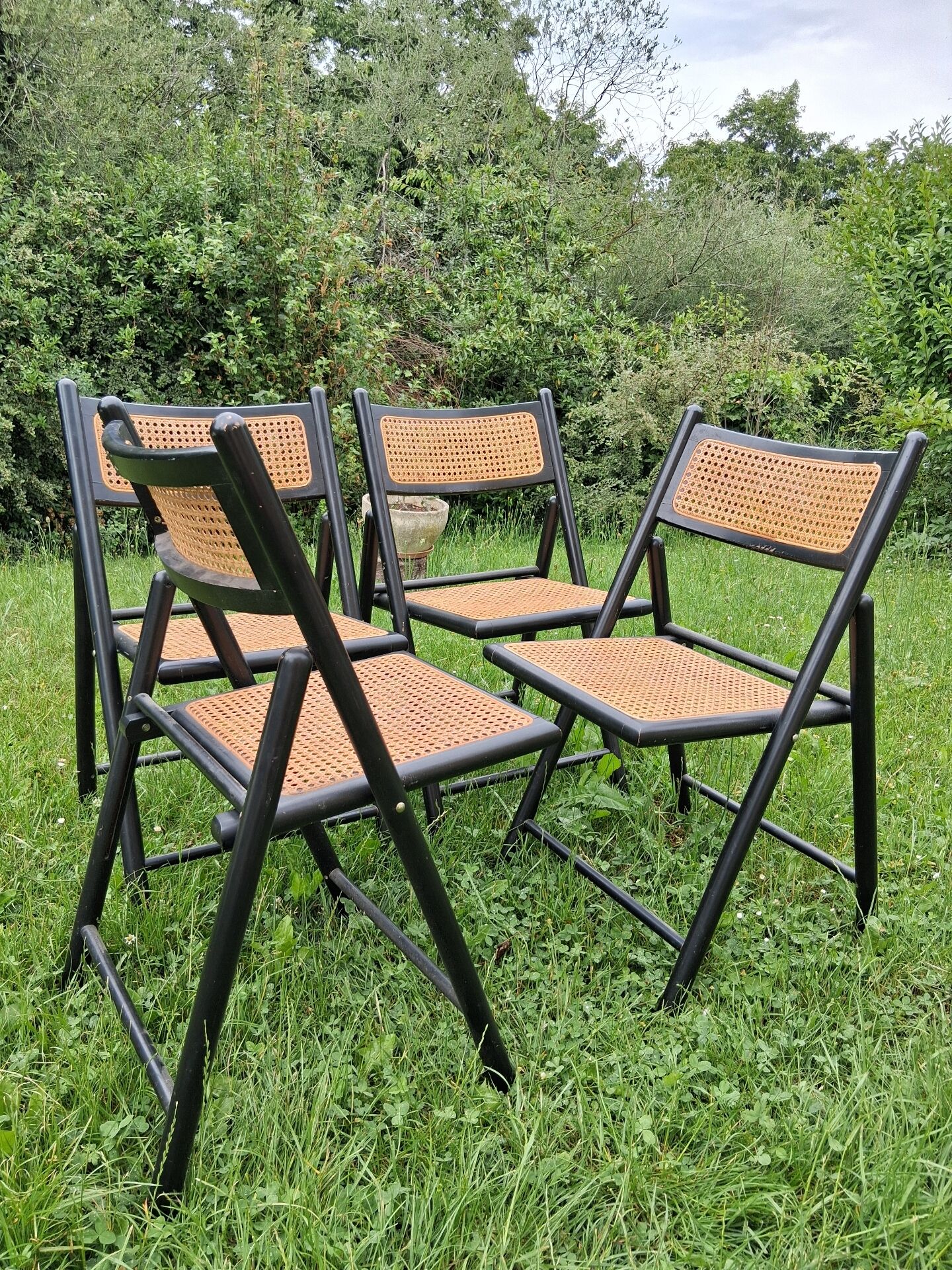 Chaises pliantes cannée