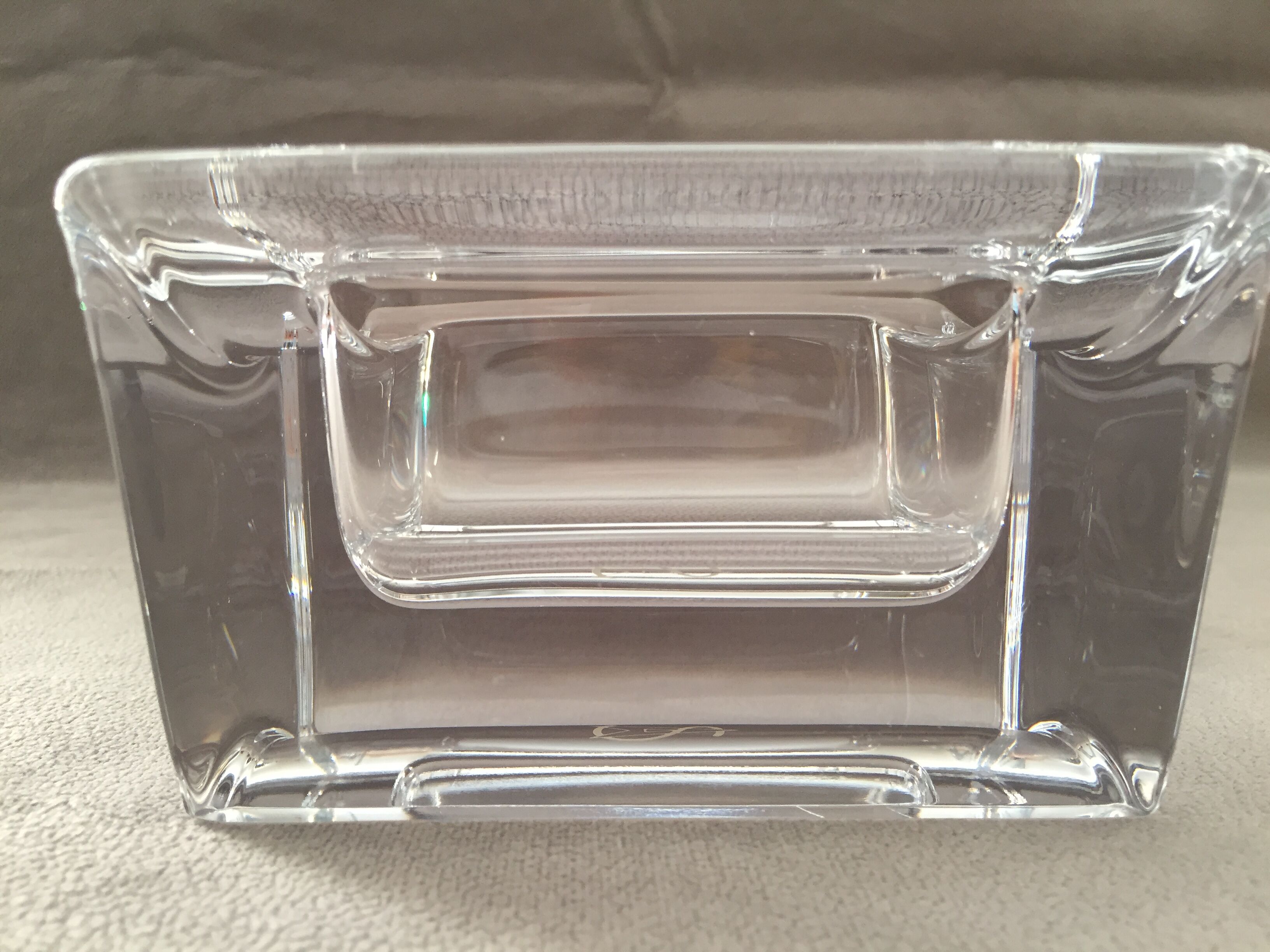 Large ashtray in solid crystal modernist design monogram "sa" art