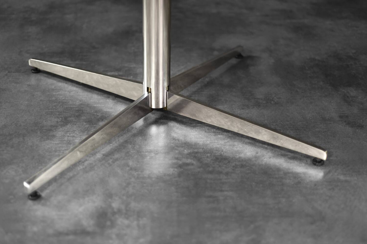 Mid-Century German Modern Round Rosewood Coffee Table from Ilse Möbel