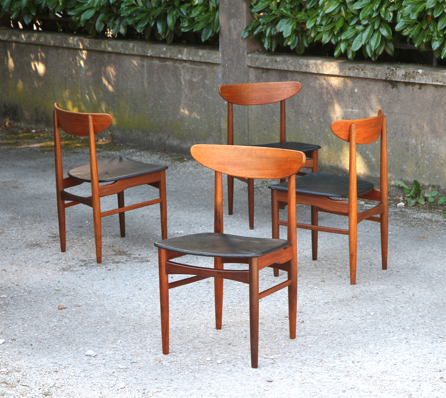 Set of 4 chairs dyrlund - 1950s