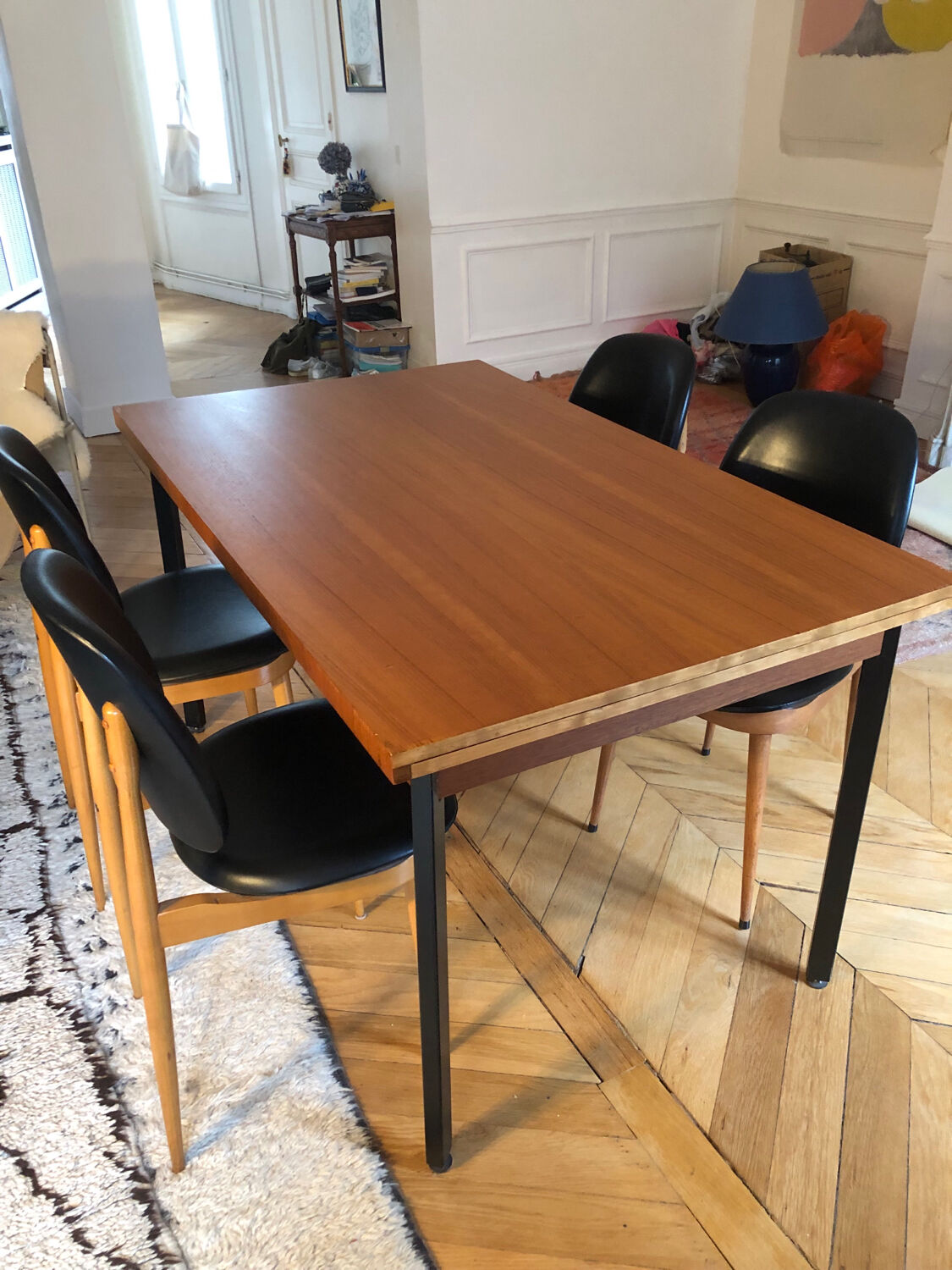 Large vintage extendable wooden dining table – 140 to 224 cm