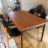 Large vintage extendable wooden dining table – 140 to 224 cm