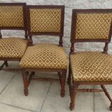 3 chaises anciennes de style à assises et dossiers garnis de velours
