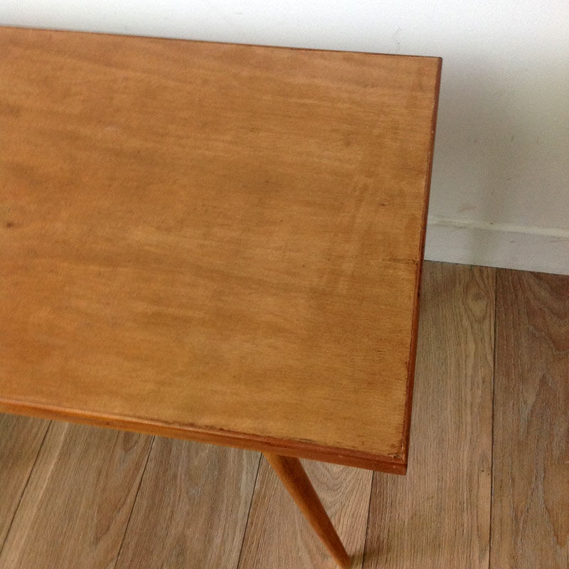 Coffee table compass feet
