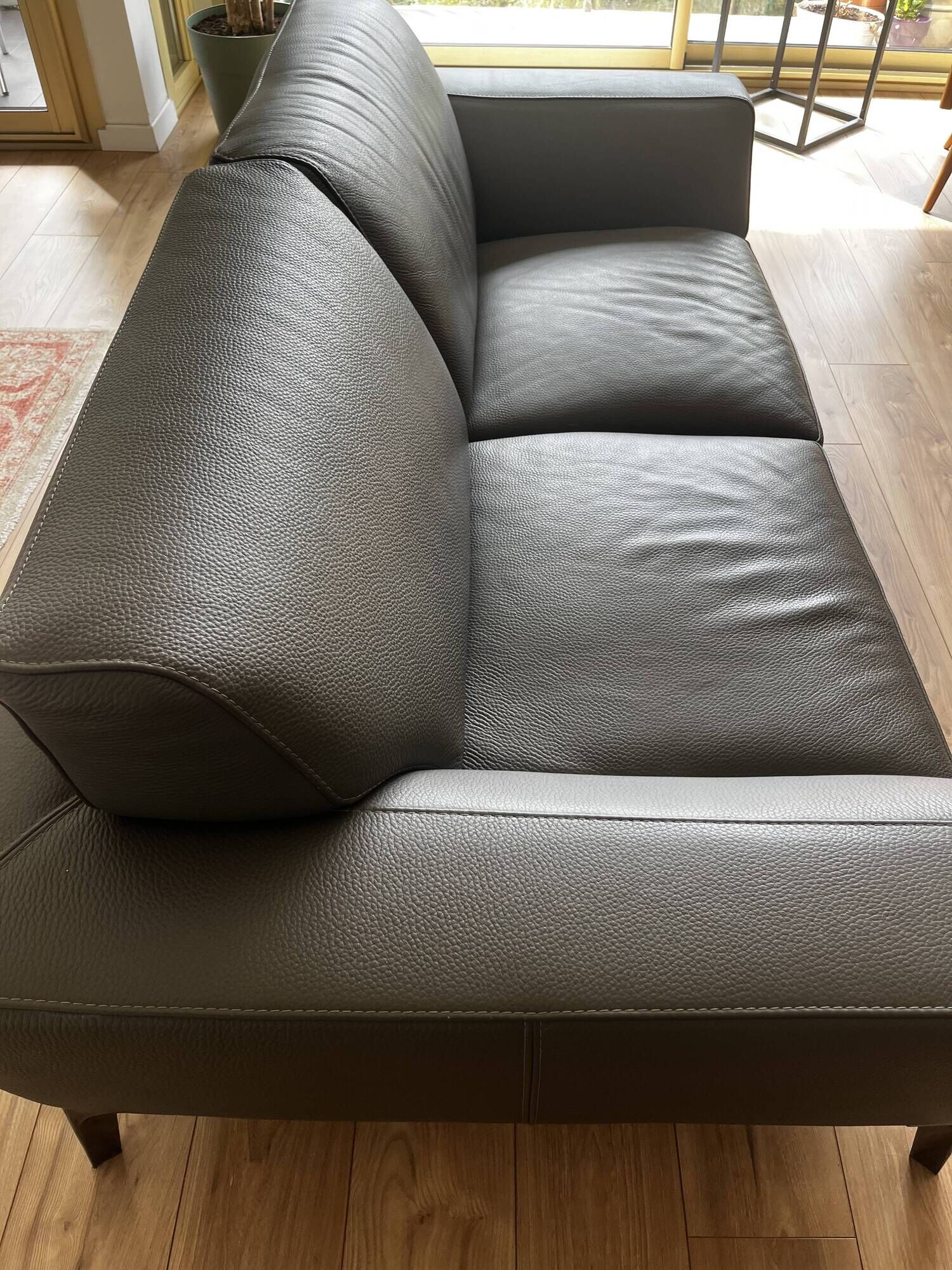 Roche Bobois Réflexion model sofa in taupe leather, 2.5 seats.