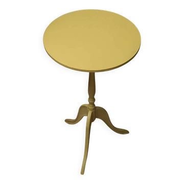 Vintage tripod pedestal table