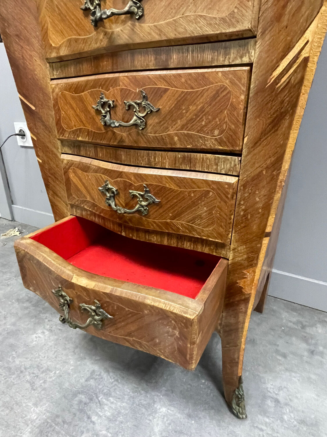 Chifonnier en marqueterie de style Louis XV XXeme