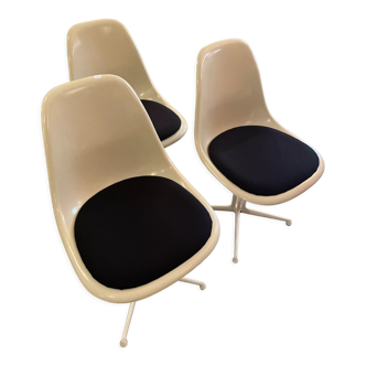La fonda chairs by Charles and Ray Eames