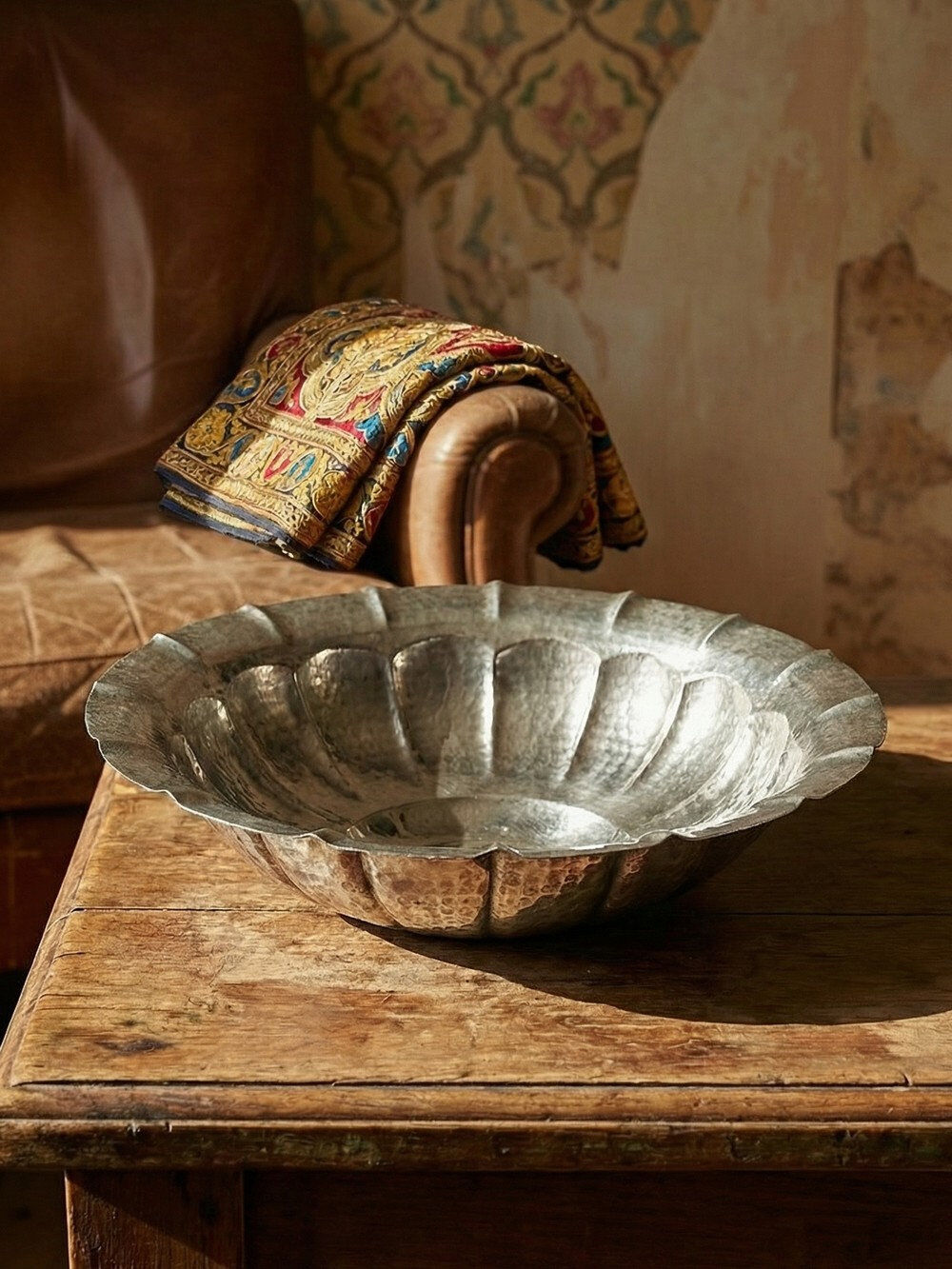 Large basin, bowl, Olri Italy vintage 1950s hammered silver.