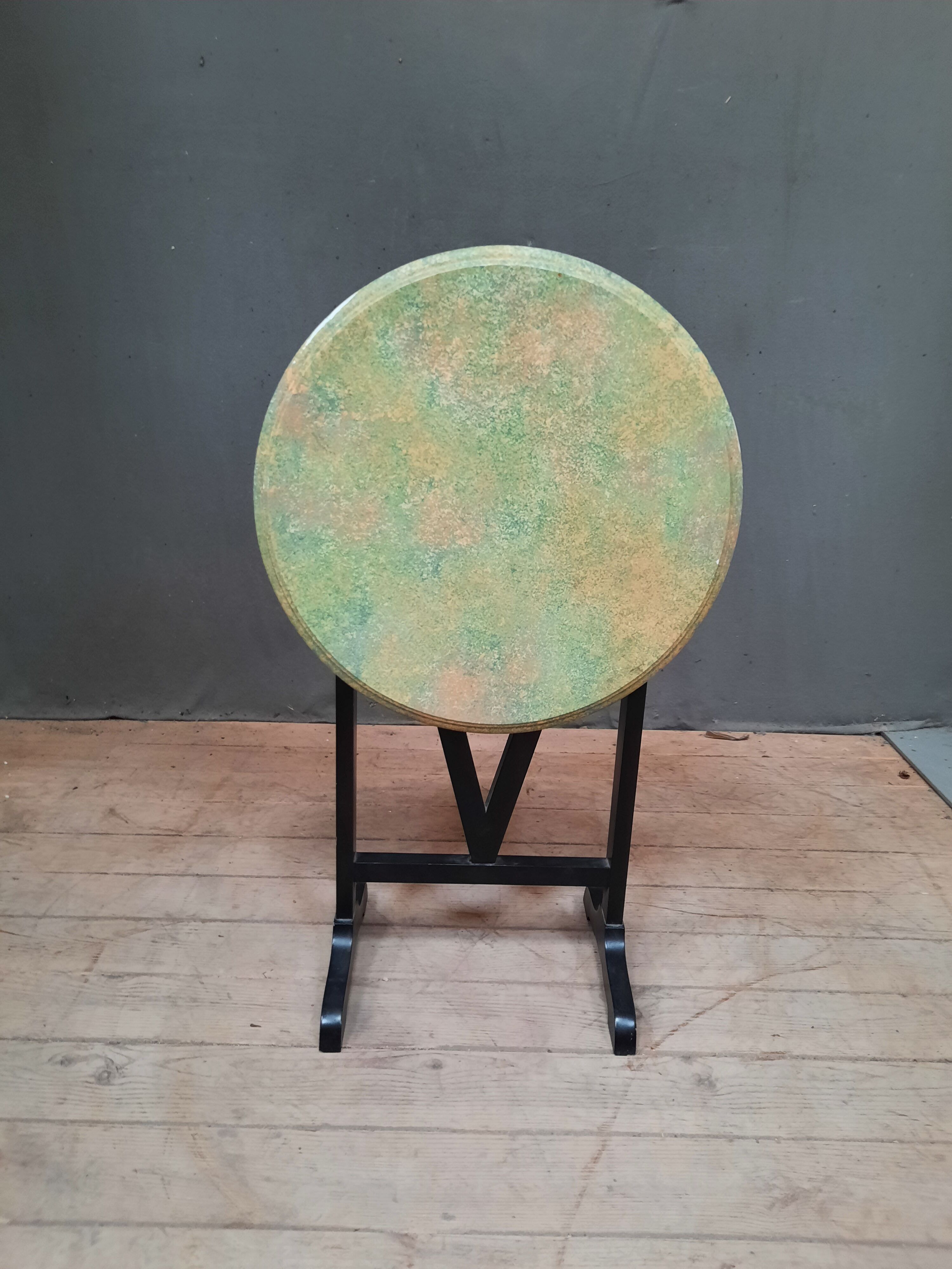 Small winegrower's table