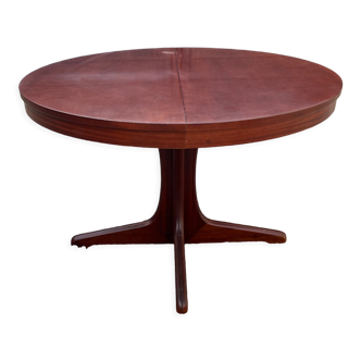 Baumann oval dining table