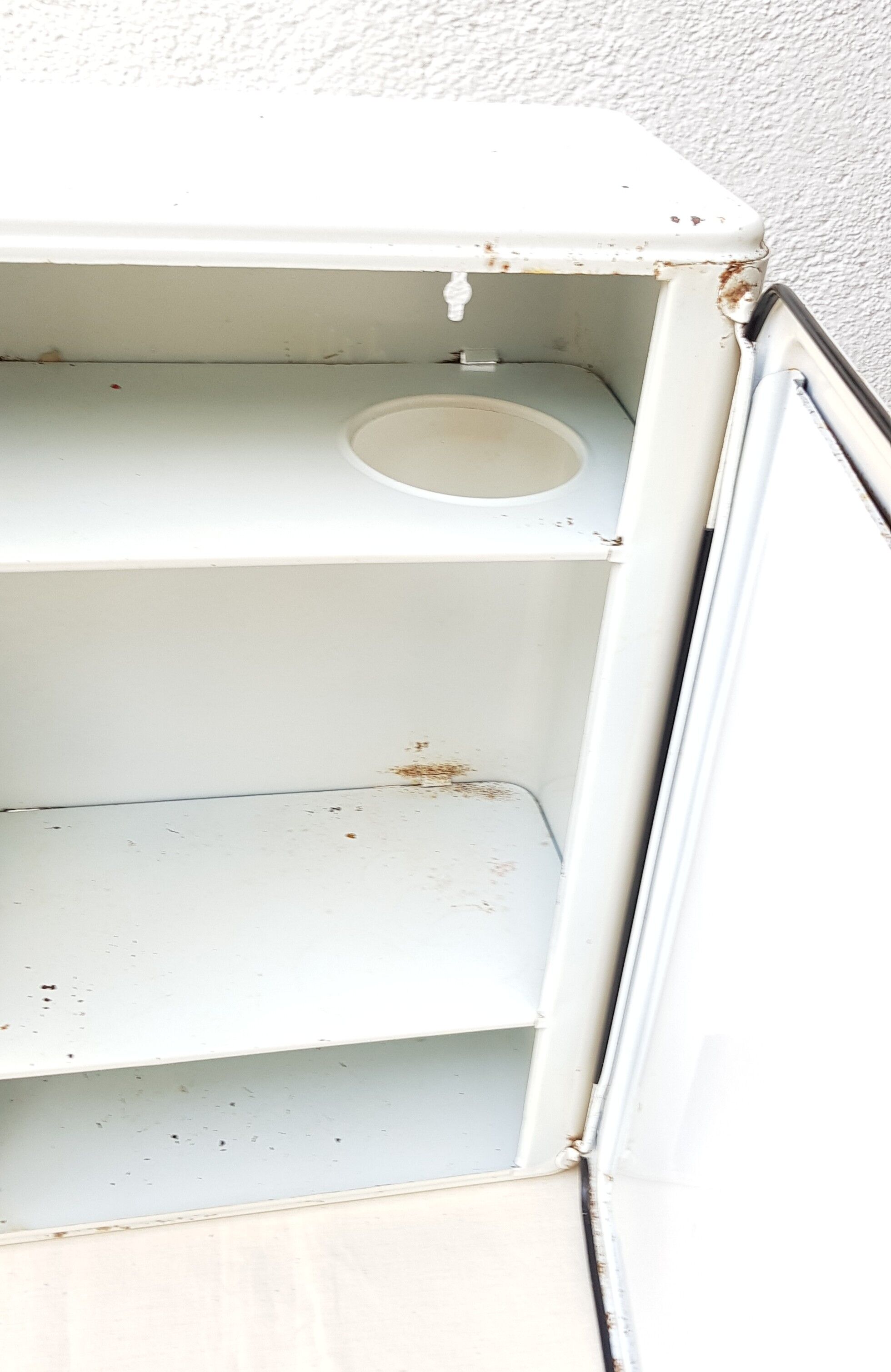 Armoire de toilette 60's
