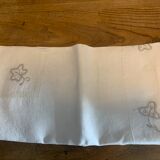 Embroidered linen tablecloth with 5 matching towels