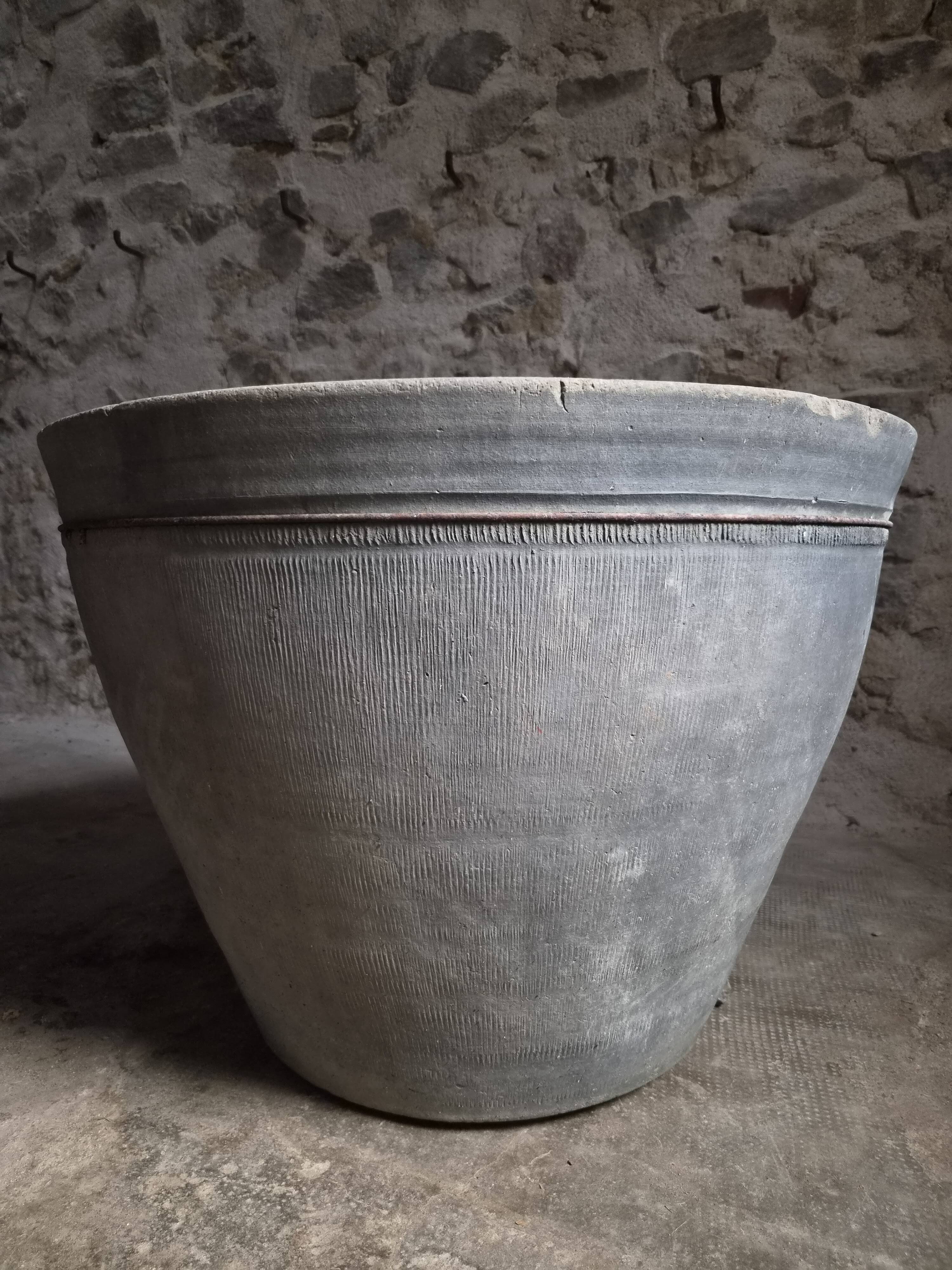Antique terracotta planter – 19th-century laundry tub XXL