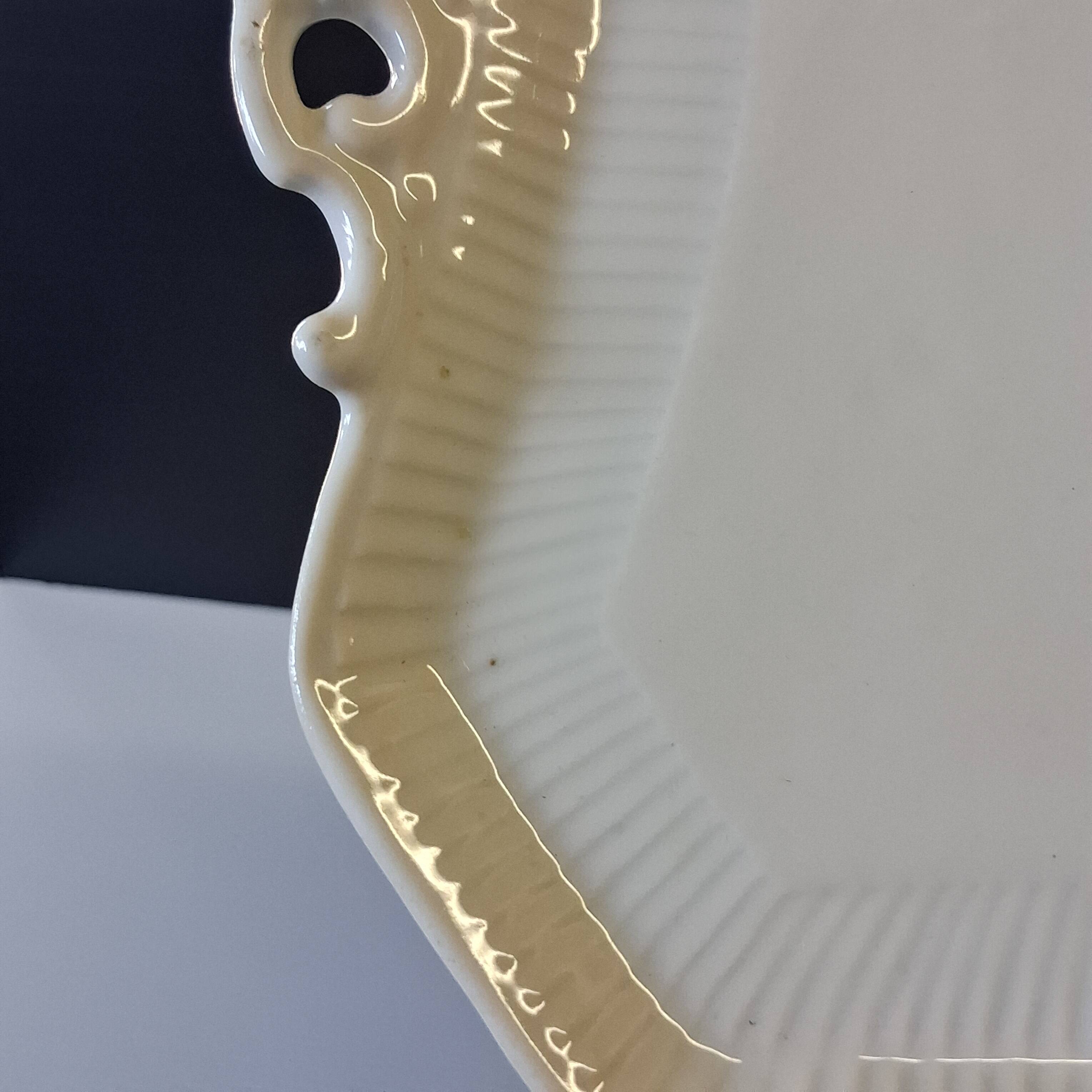 Very nice old white porcelain dish from Mehun in good condition.