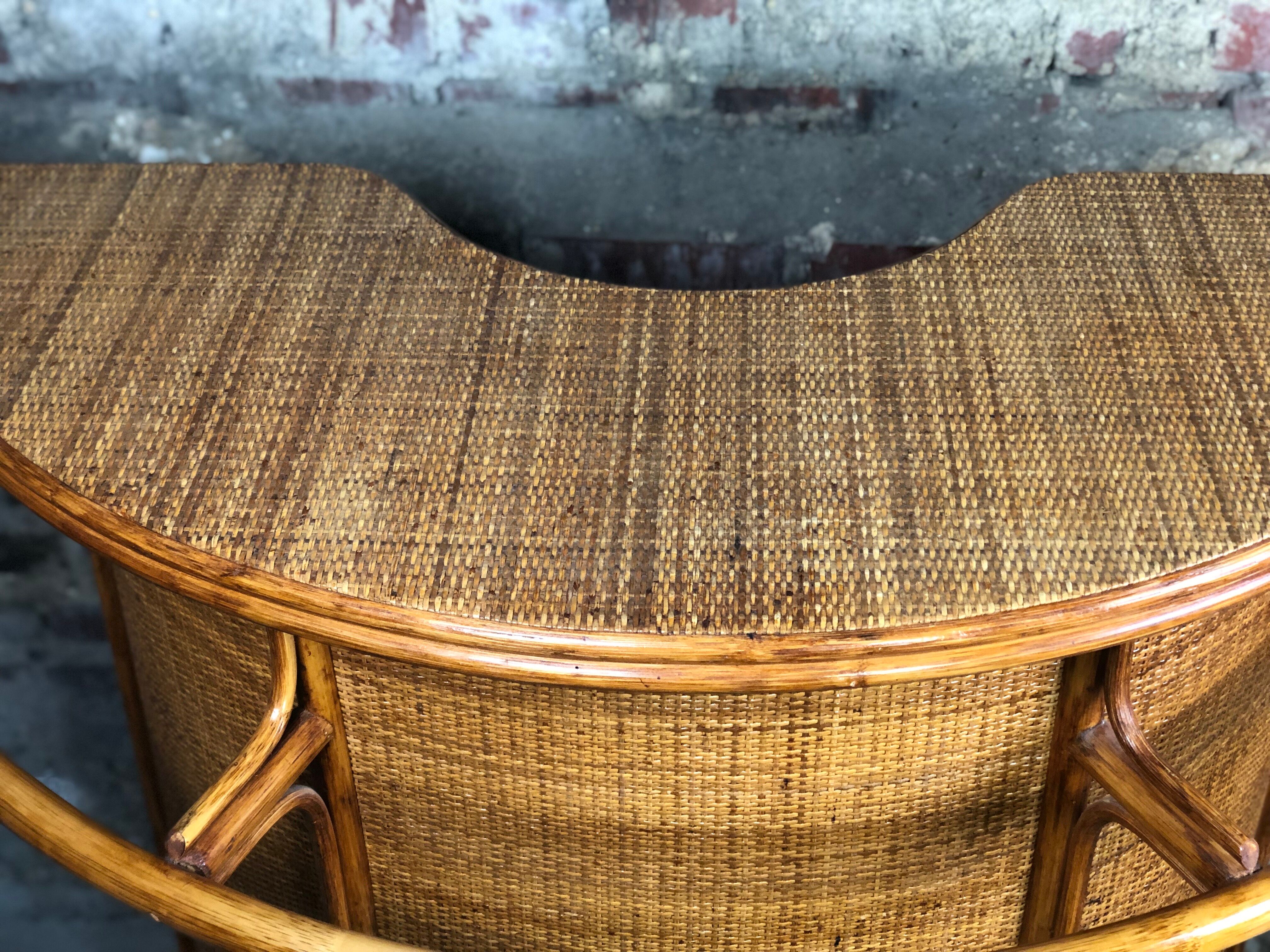 Bar and its 3 vintage stools in rattan and bamboo 1960'S