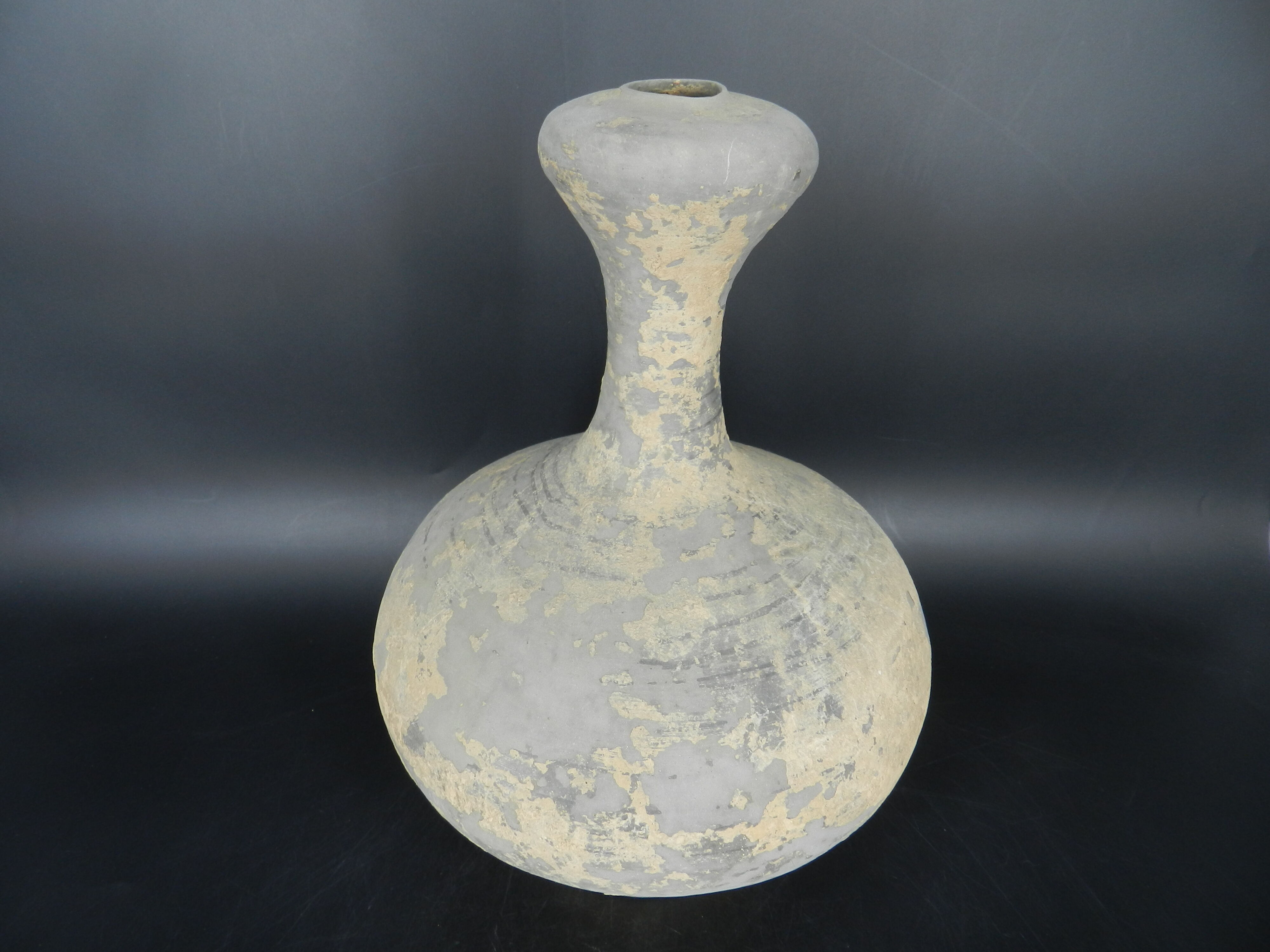 Cylindrical neck bottle Han Dynasty China