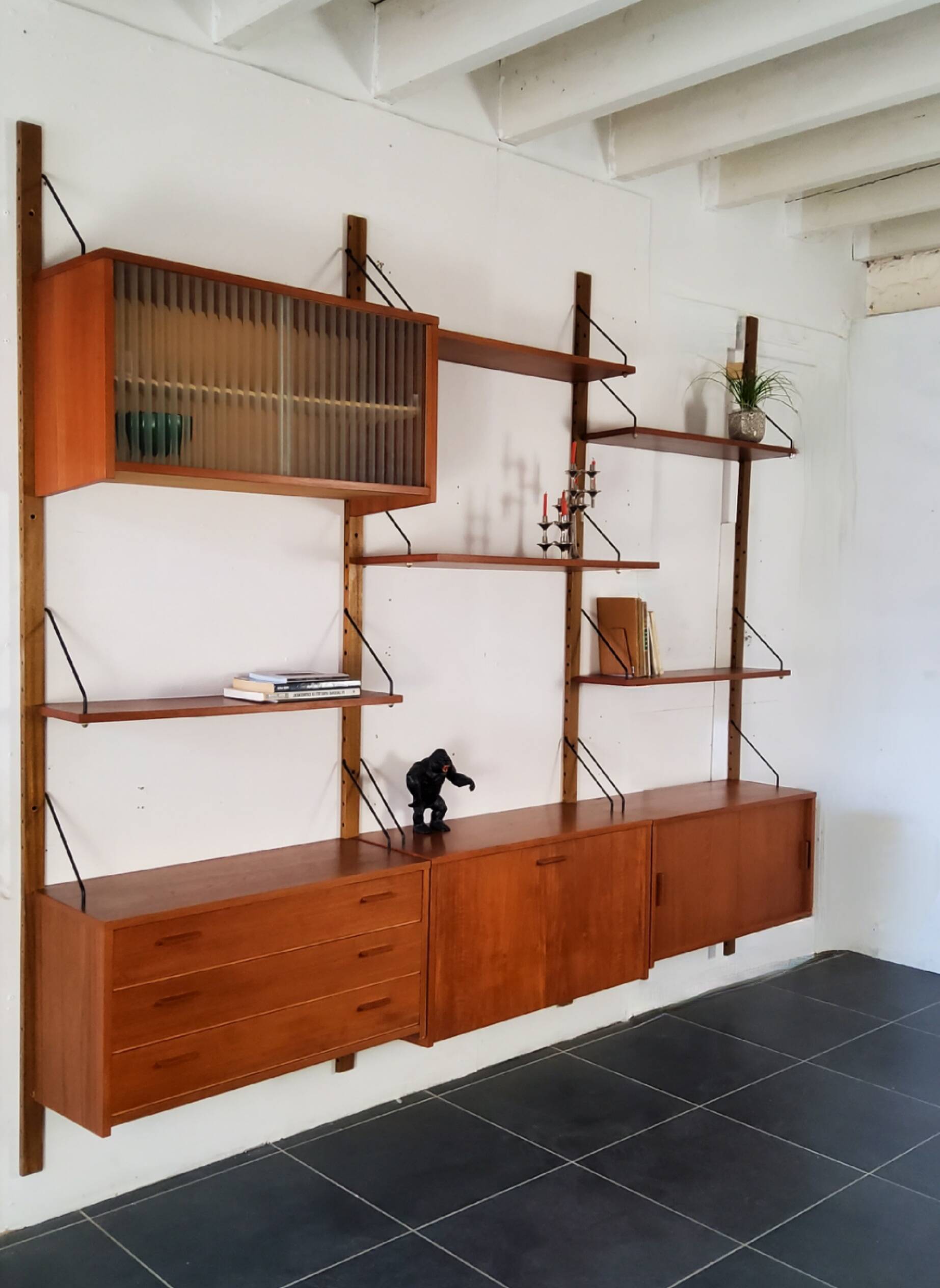 Modular Scandinavian wall shelf – Danish design from the 1970s