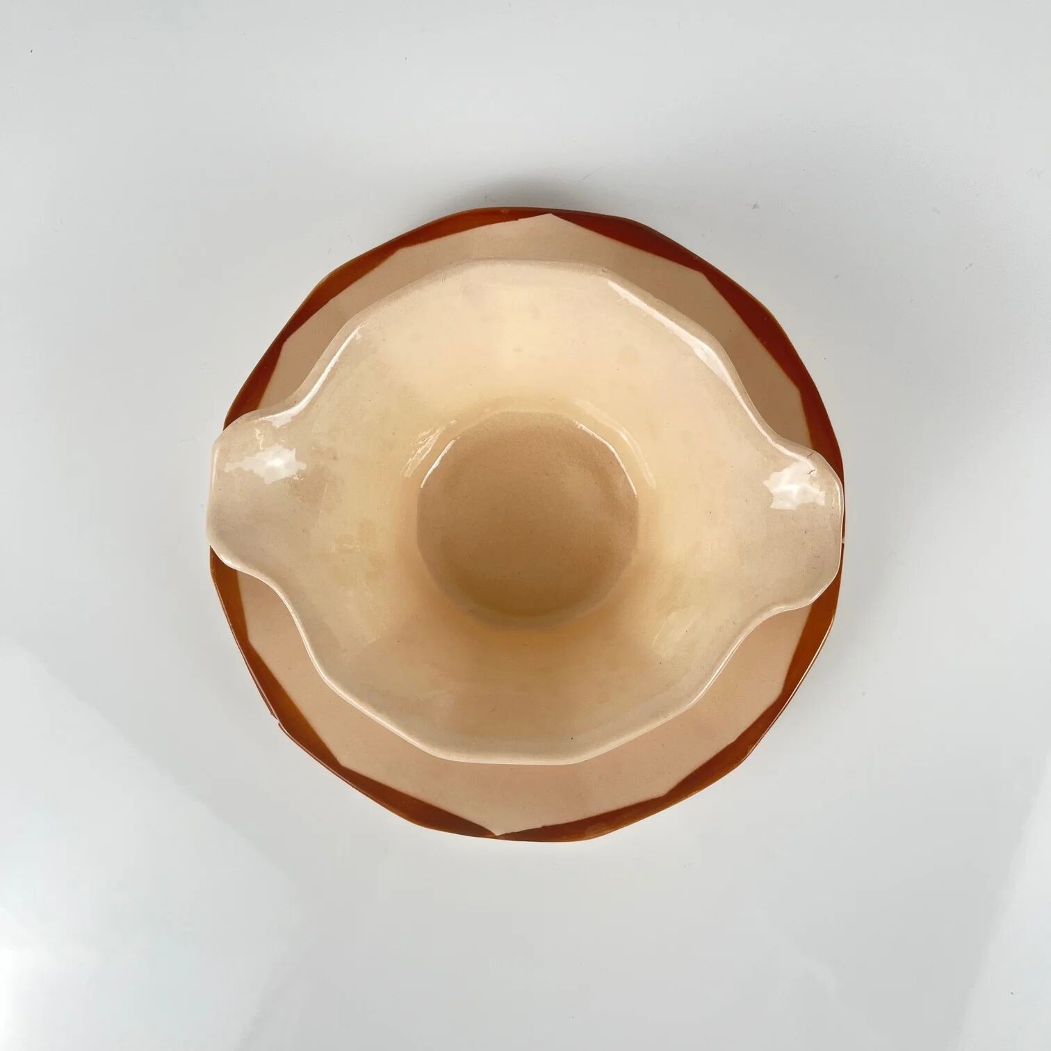Digoin - Sarreguemines sauce boat, rose pattern, first half of the 20th century.