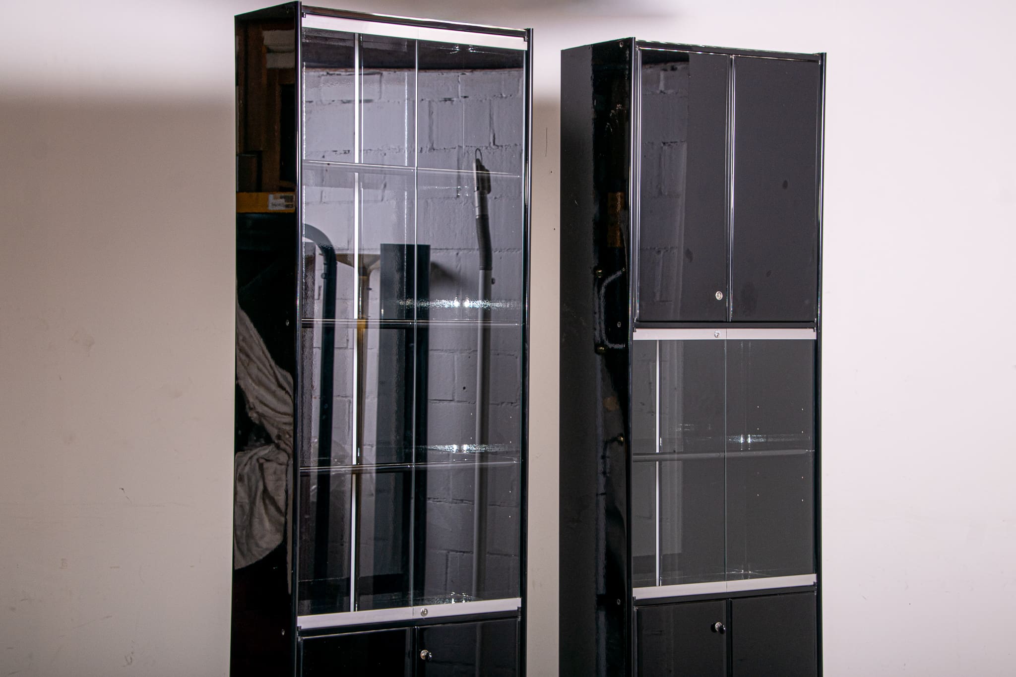 Set of Olinto book cases designed by Kazuhide Takahama for B&B Italia circa 1980