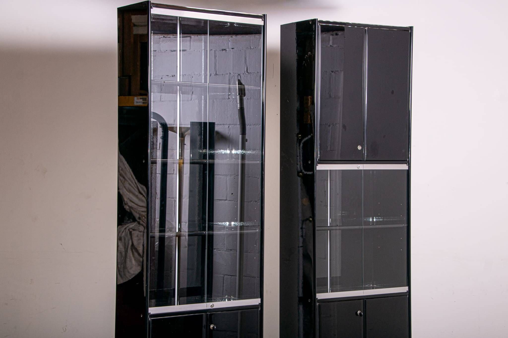 Set of Olinto book cases designed by Kazuhide Takahama for B&B Italia circa 1980