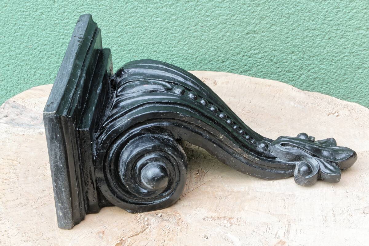 Pair of plaster wall brackets