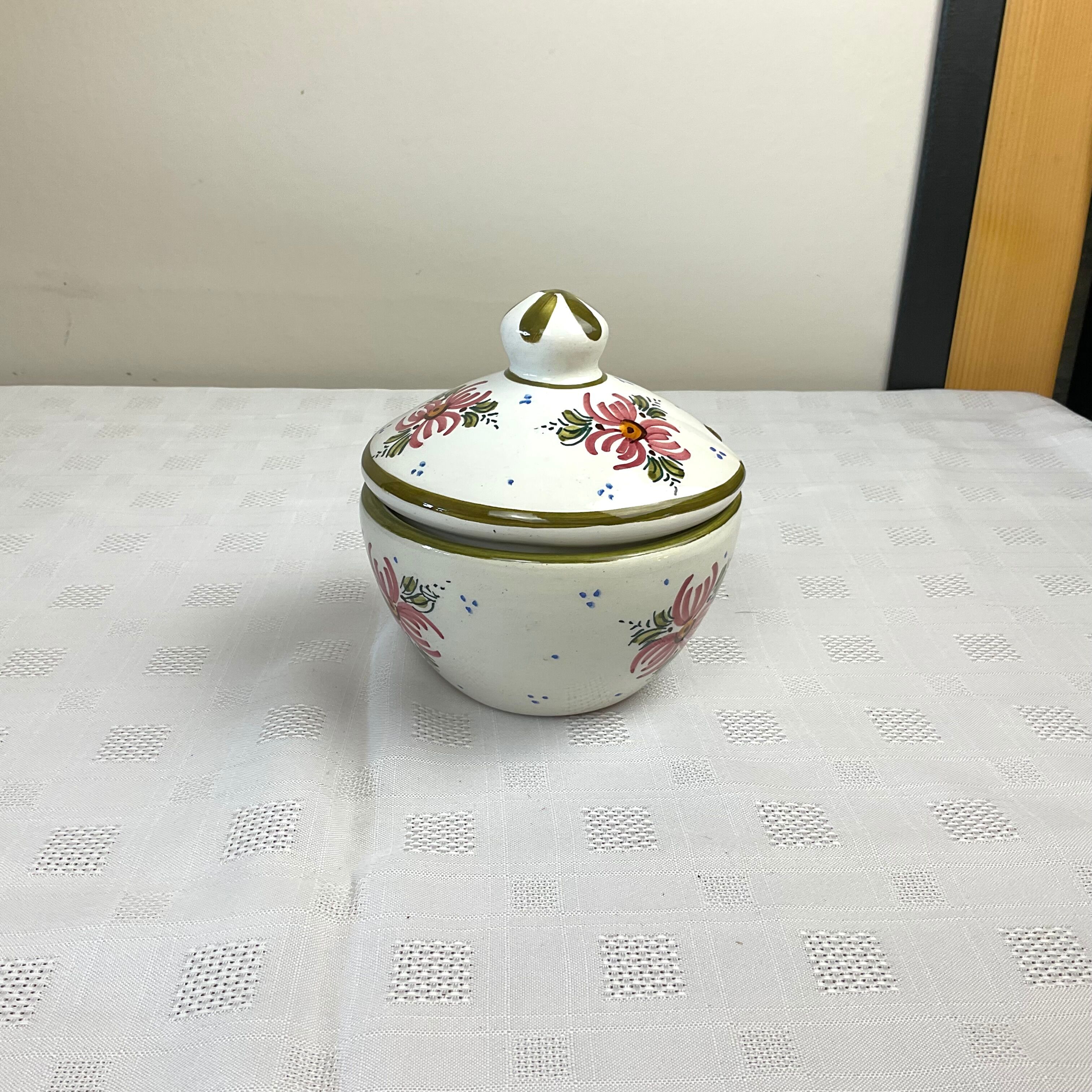 Ceramic jam/sugar bowl country style