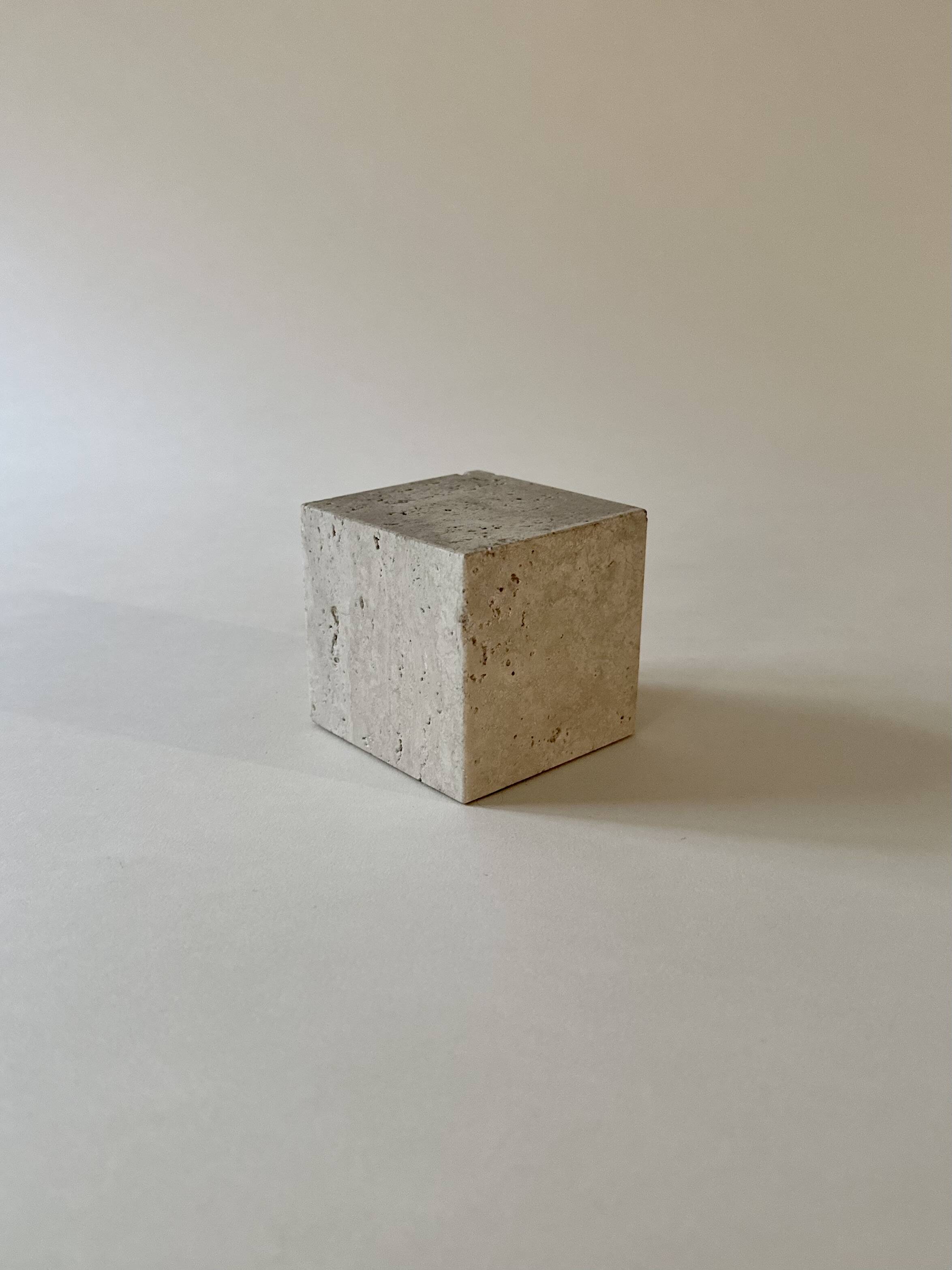 Travertine open-air cube