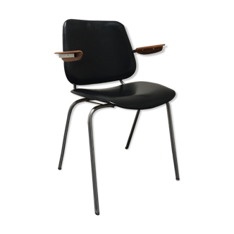 Kho Liang Li chair from the 1960s