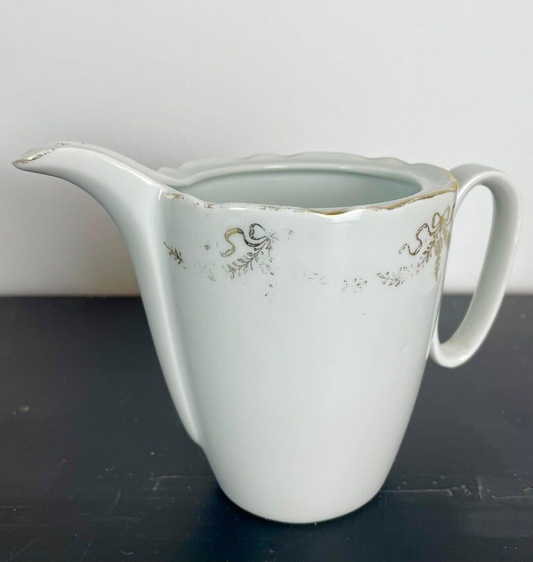 Porcelain coffee/tea service for 10 people