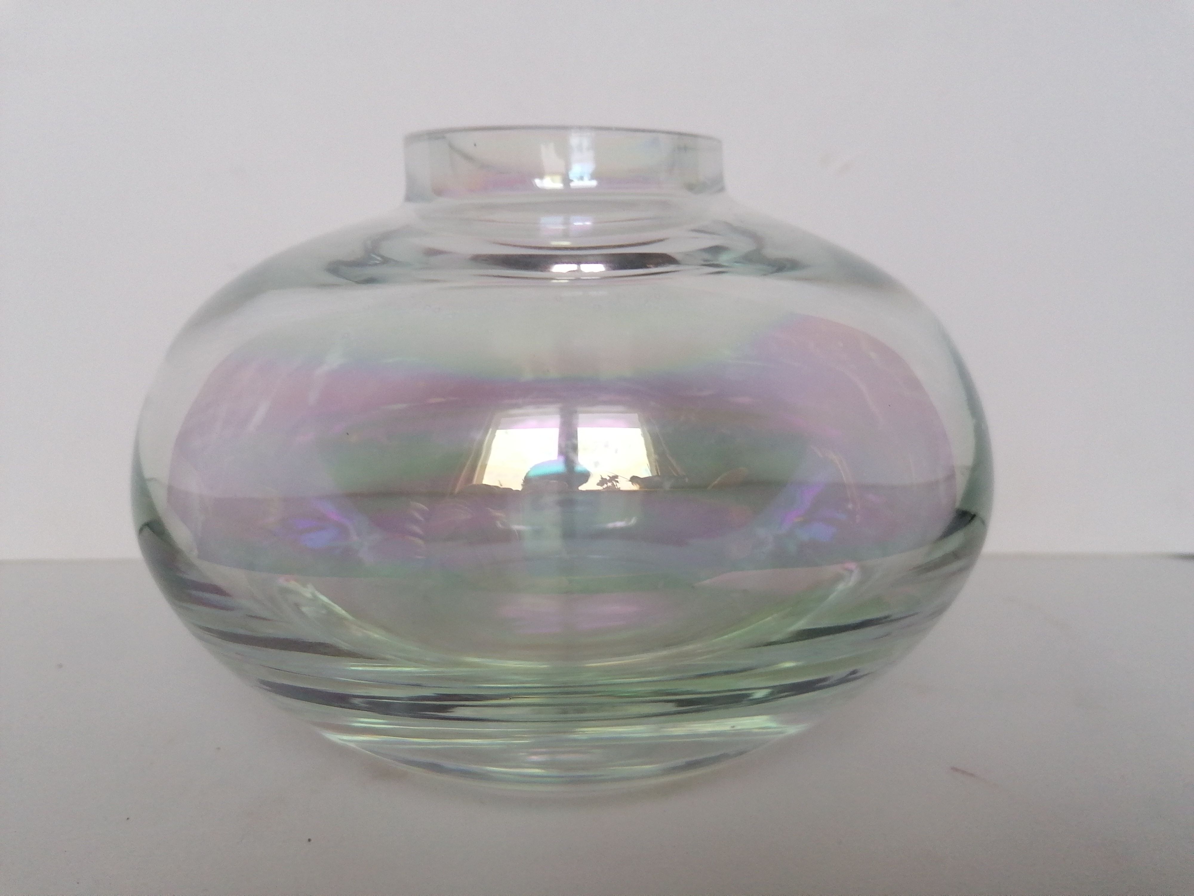 Vase ball in iridescent glass Krosno crystallerie