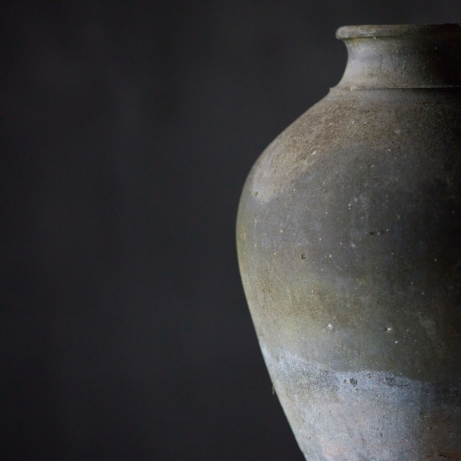 Ancient vase - Wabi sabi