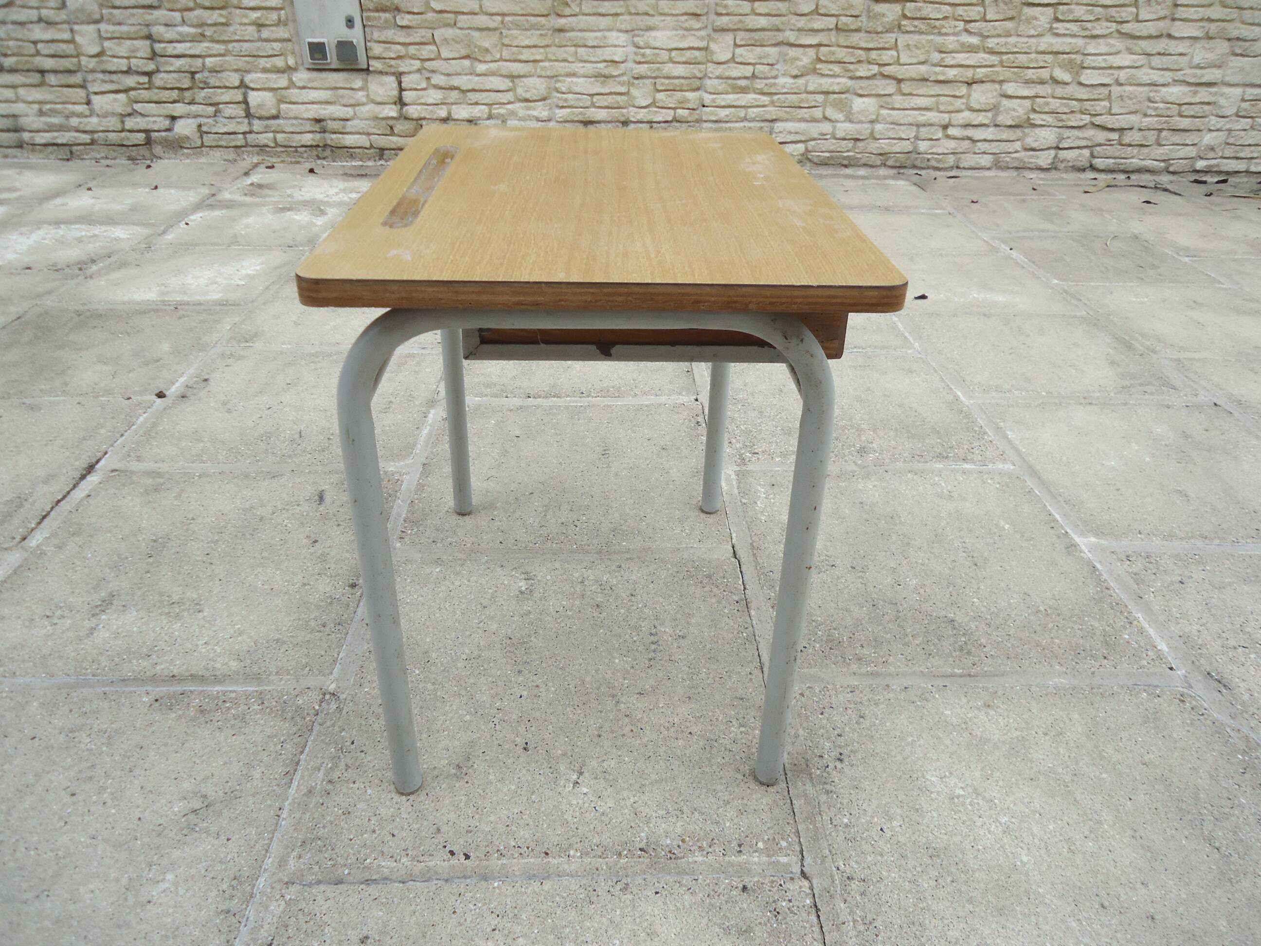 Bureau d’écolier et sa chaise assortie, année 70