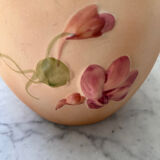 Cache pot en barbotine décor capucines 