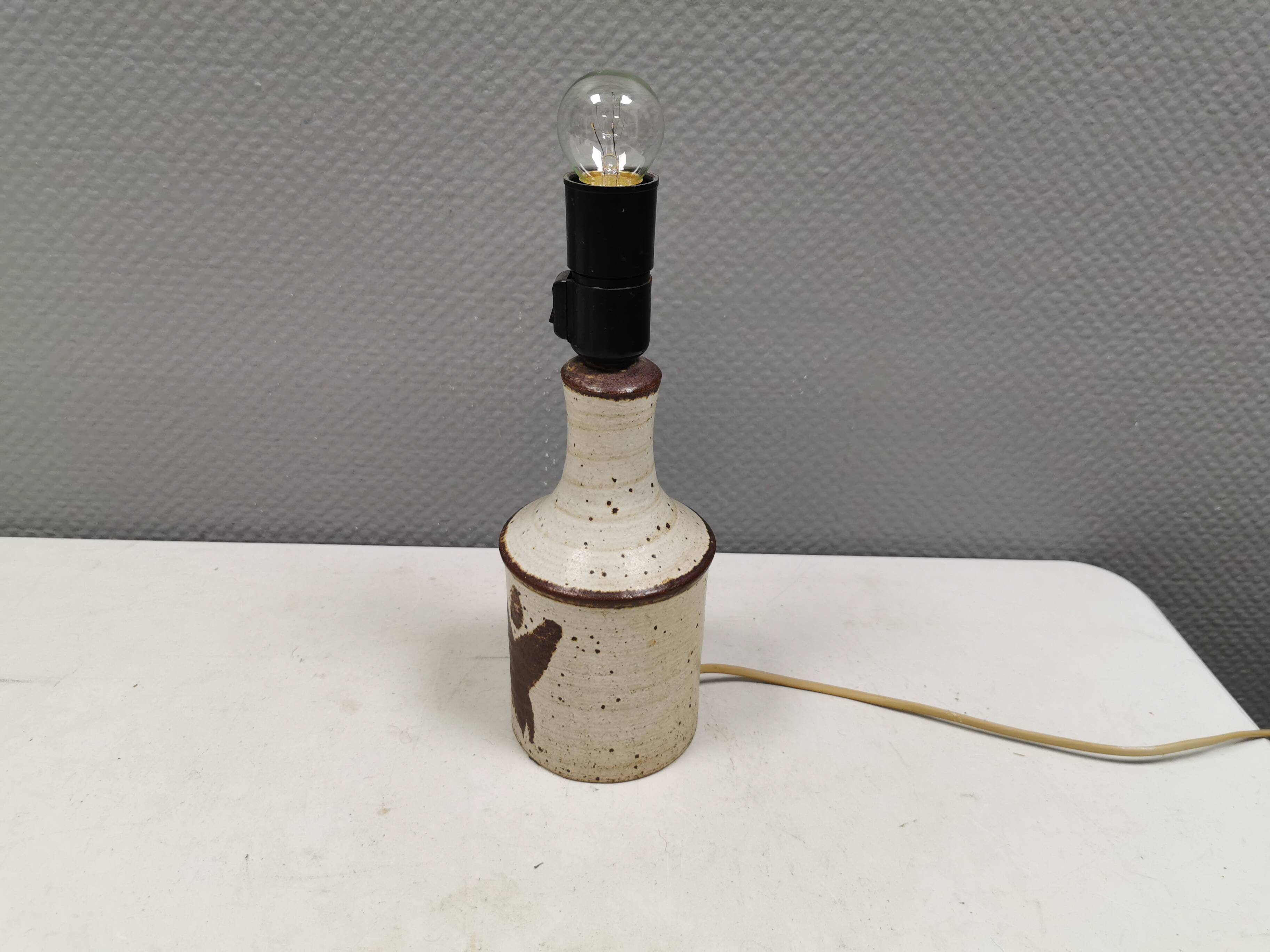 Table lamp in stoneware/ceramics by Danish Axel Larsen 1970-80s