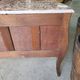 Commode sauteuse en bois de rose plateau en marbre rose