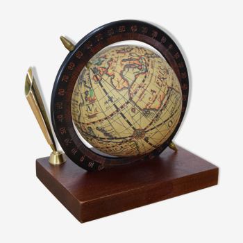 Globe du milieu du siècle, vers les années 1980